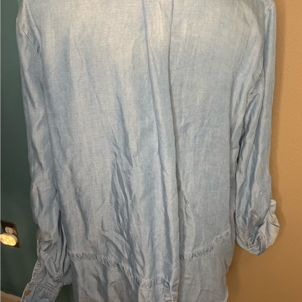 Saks Fith Avenue, chambray style button down. Women’s S $20 - Picture 3 of 9